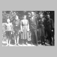 080-0047 Familie Otto Klatt 1943. Alfred, Horst, Helene. Otto, Helga und Edith.jpg